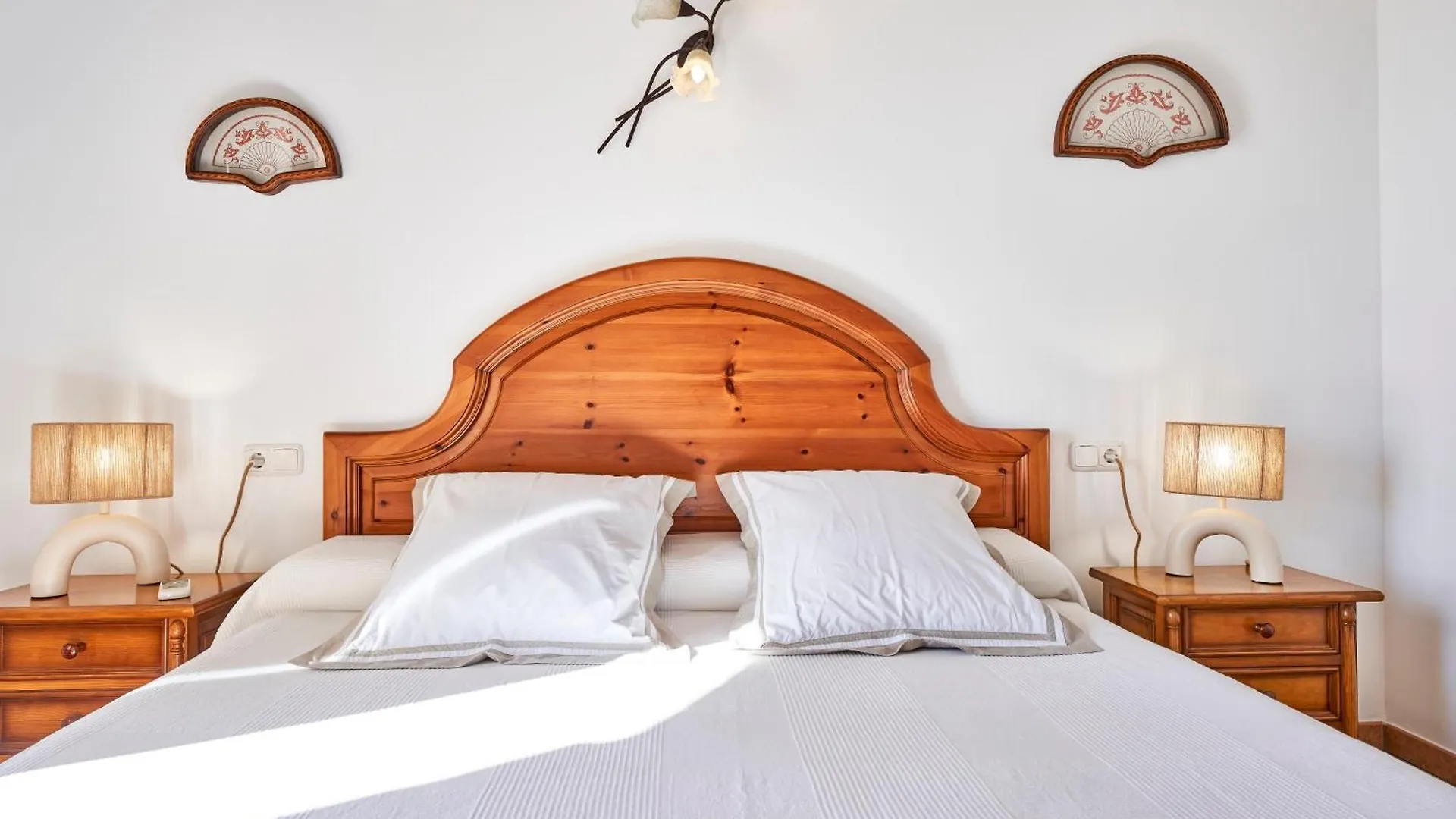 Quiet Villa In Buger With Amazing Pool, Paddle Court And Nice Garden 0*,  Spanien