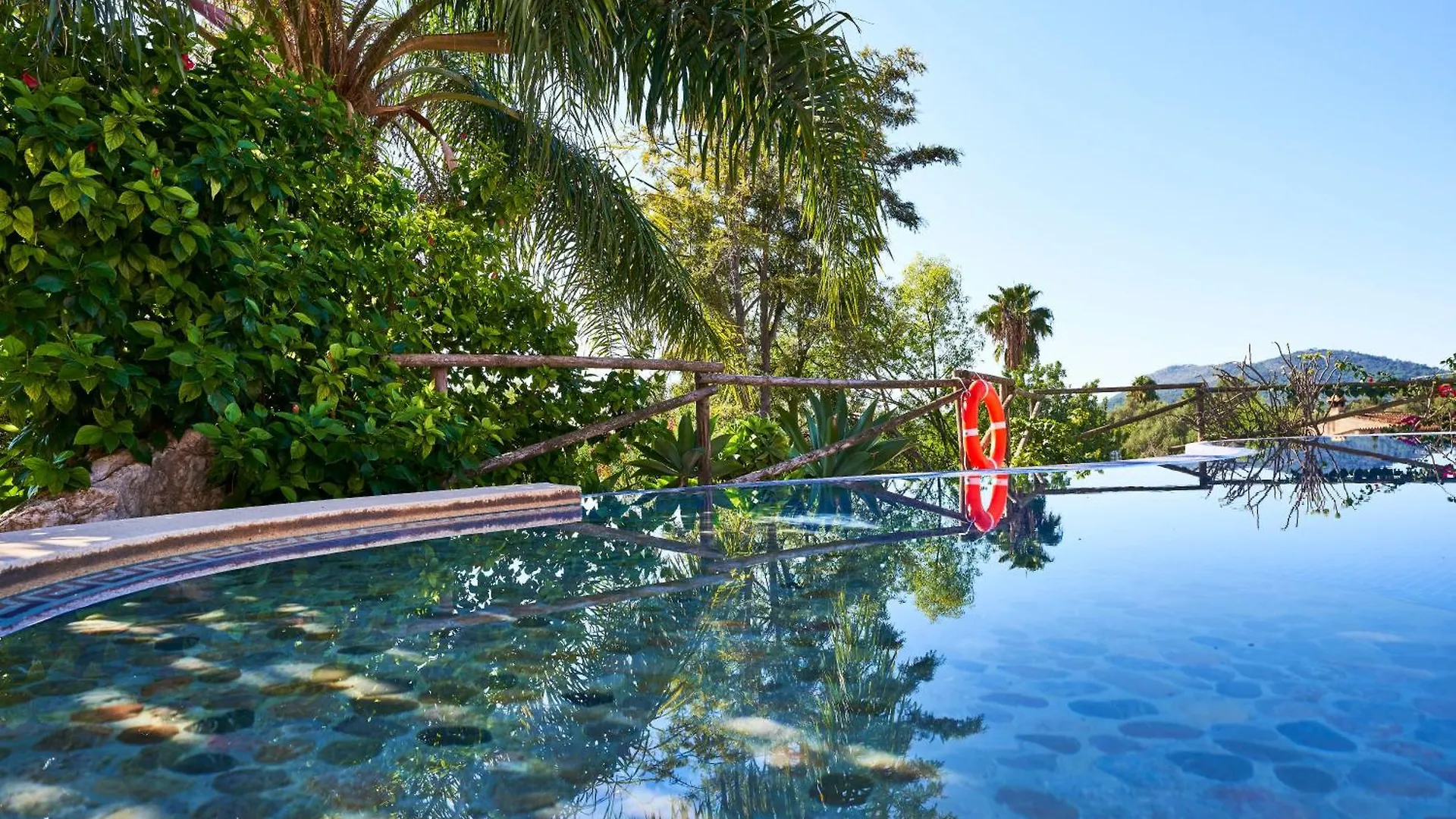 Quiet Villa In Buger With Amazing Pool, Paddle Court And Nice Garden