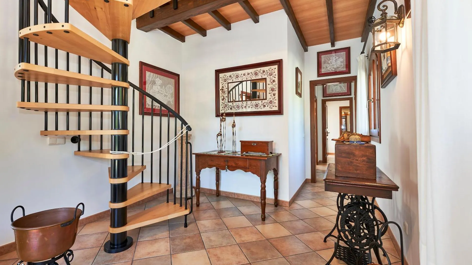 Quiet Villa In Buger With Amazing Pool, Paddle Court And Nice Garden